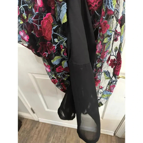 Dress The Population Size Small Aurora Floral Midi Embroidered dress - Picture 4 of 10